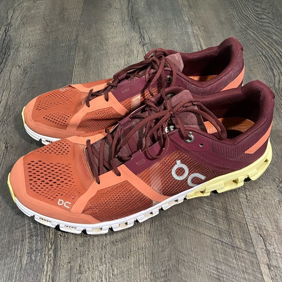 On Cloud Running Mens Sneakers - Picture 1 of 11